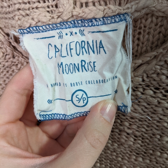 California MoonRise, Knit with tassels, Size Small - Picture 2 of 3